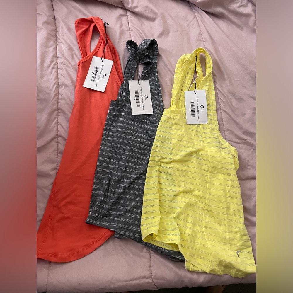 Bundle of Zyia tanks